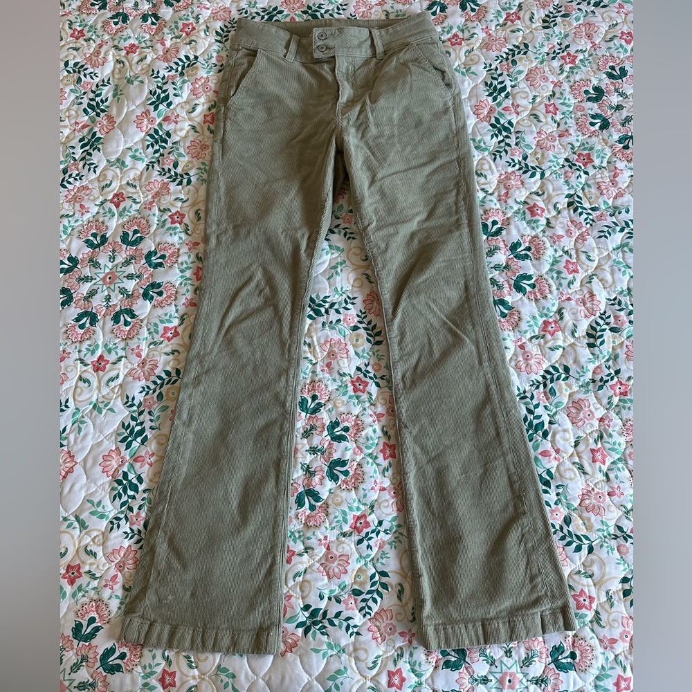American Eagle High-Rise Kick Boot Green Corduroys Size 8R